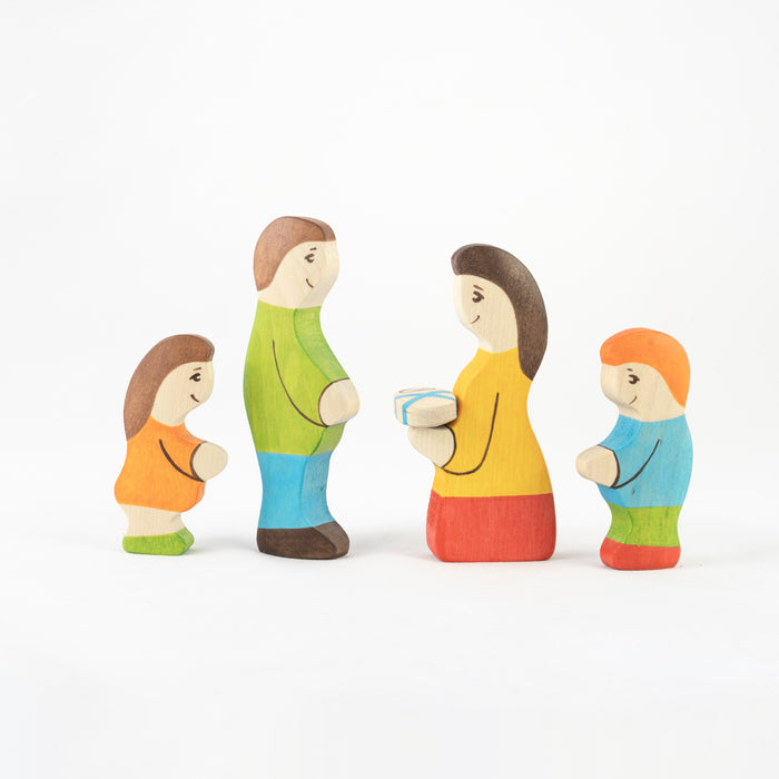 Waldorf Wooden Farmers Family- 5 pieces - PoppyBabyCo