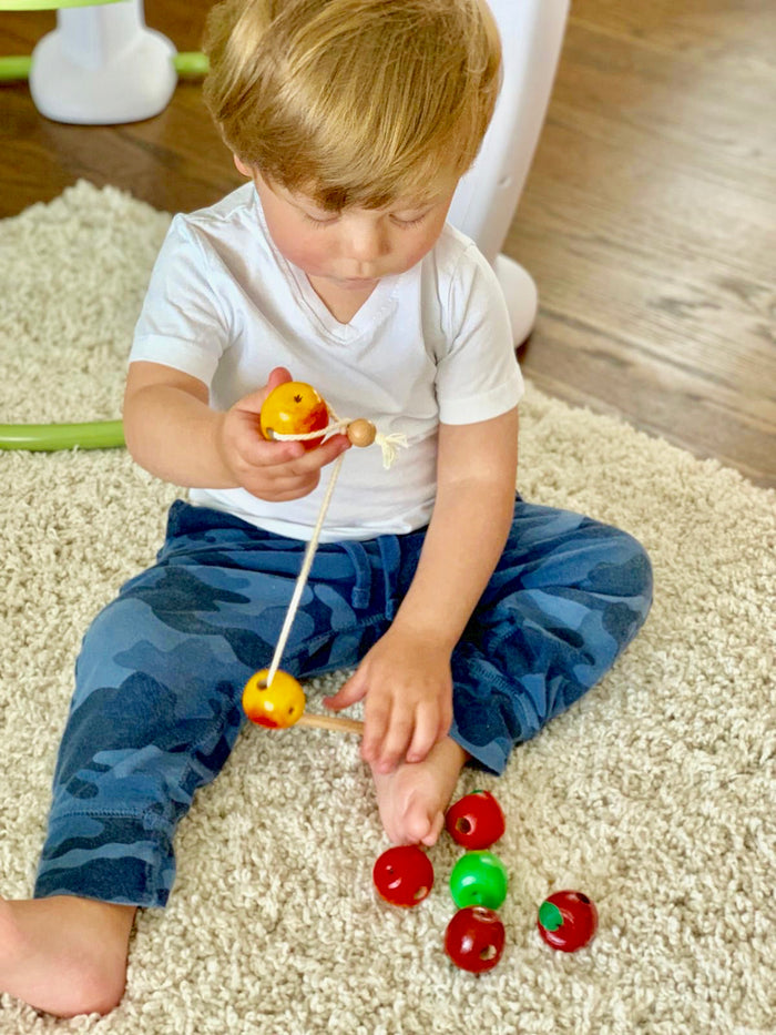 Wooden Apples 4 sorts Lacing toy - PoppyBabyCo