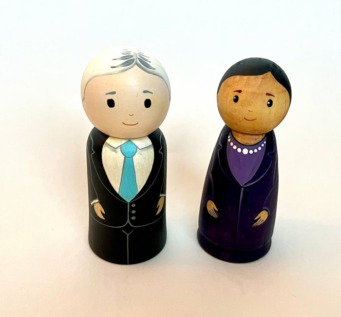 Handcrafted Wooden Peg Dolls – Man and Woman Figurines for Imaginative Play