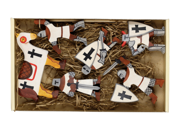 Wooden Crusaders Knights set with Horse