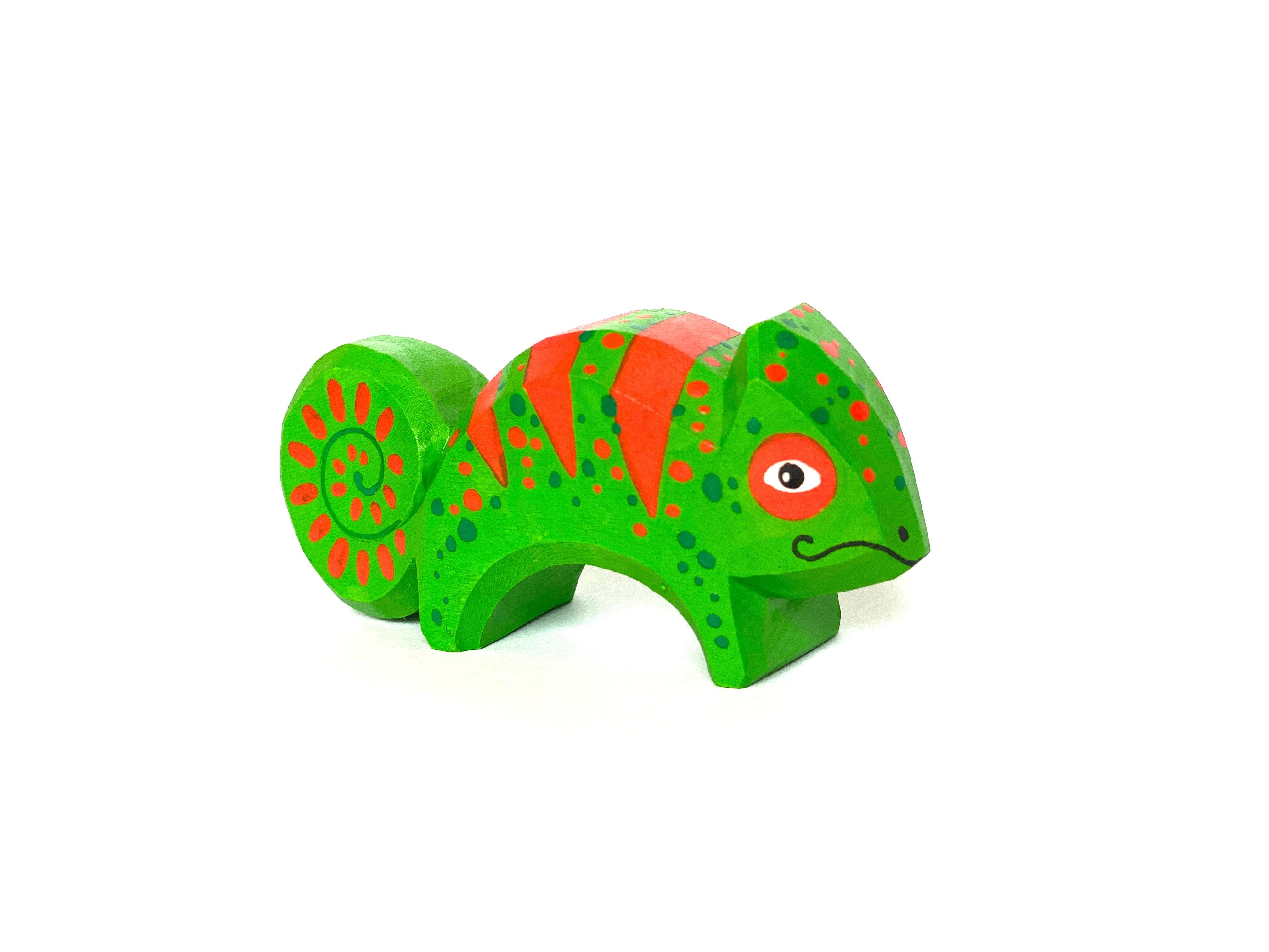 Safari Ltd. Veiled Chameleon Baby Figurine - Detailed 6.75 Plastic Model  Figure - Fun Educational Play Toy for Boys, Girls & Kids Ages 18M+
