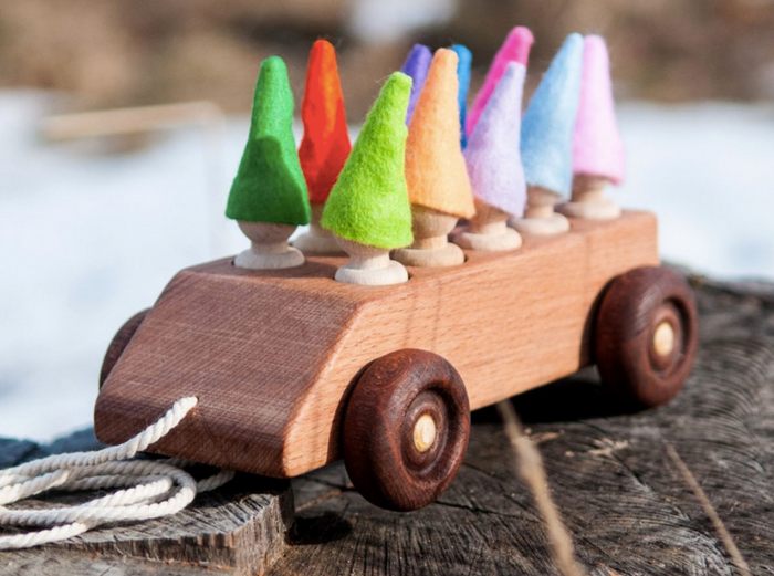 Car pull along toy with 10 sorting wooden peg people in multi-colored felt hats - PoppyBabyCo